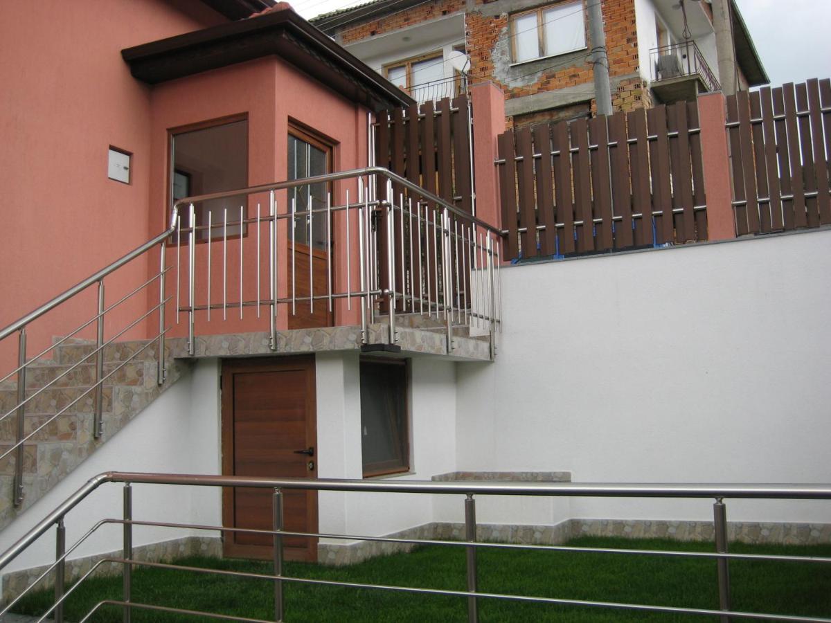Къща За Гости Романс Yagodina Ngoại thất bức ảnh