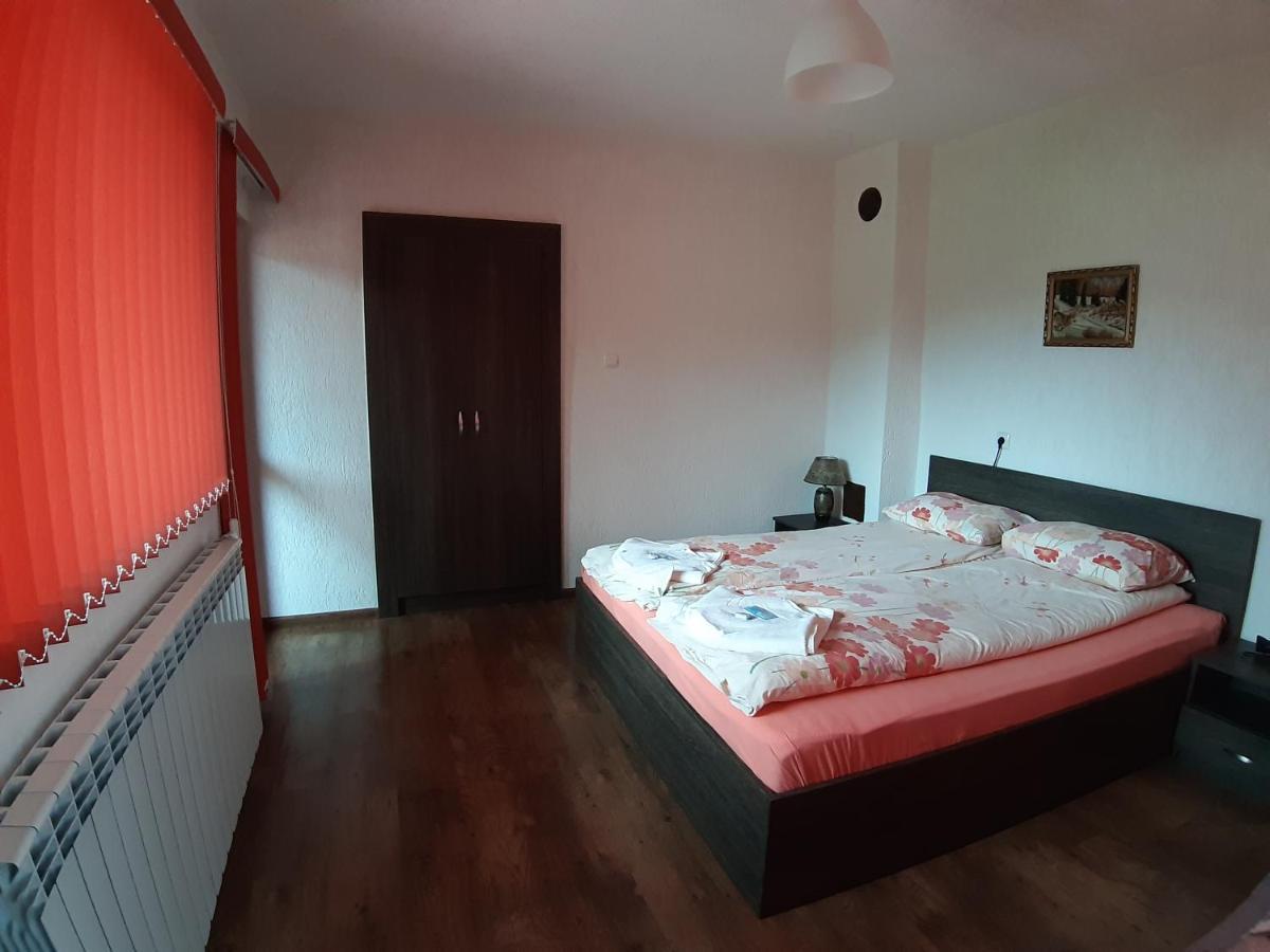 Къща За Гости Романс Yagodina Ngoại thất bức ảnh