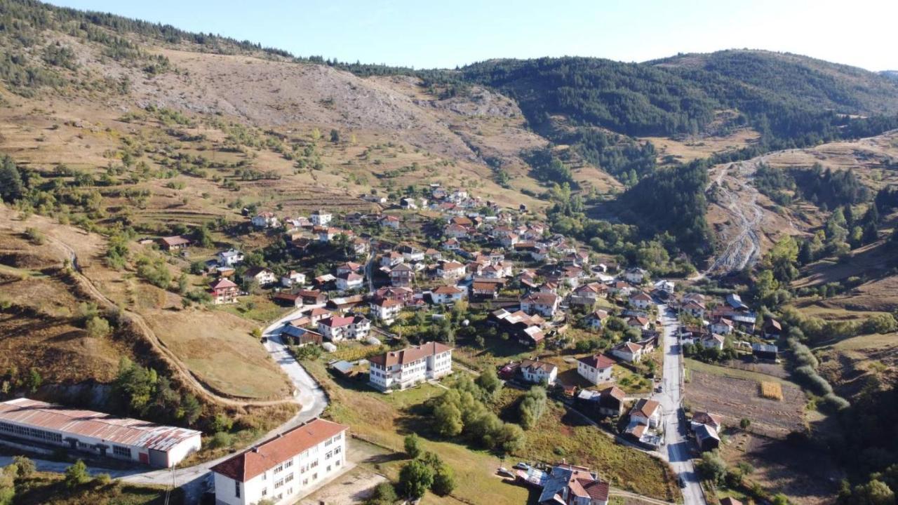 Къща За Гости Романс Yagodina Ngoại thất bức ảnh