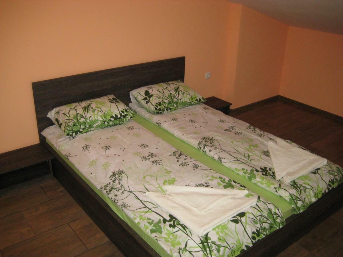 Къща За Гости Романс Yagodina Ngoại thất bức ảnh
