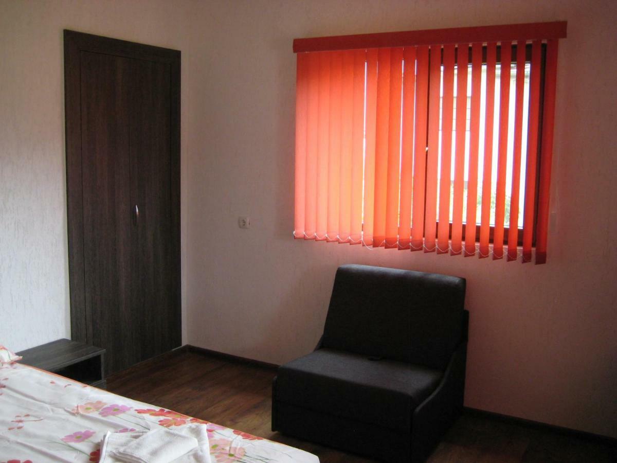 Къща За Гости Романс Yagodina Ngoại thất bức ảnh